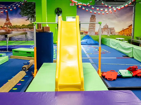 Види обладнання дитячих майданчиків