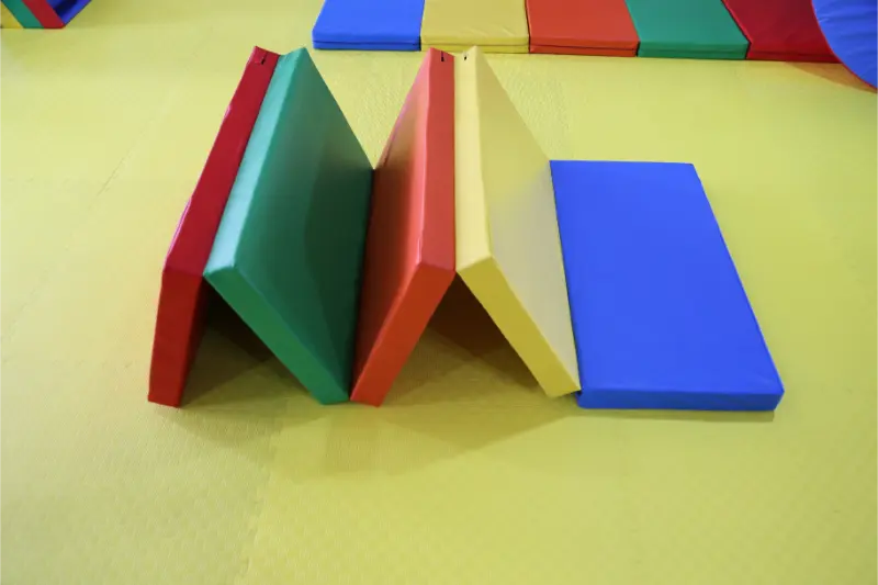 XOT XIN OUTAI поглиблює дослідження та розробки продуктів, надаючи індивідуальні рішення для м’якого обладнання для глобальних дитячих спортивних установ